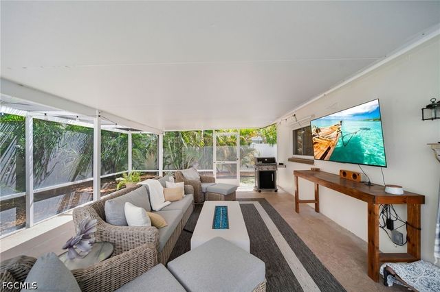 873 Hofstra DR, Fort Myers, FL 33919