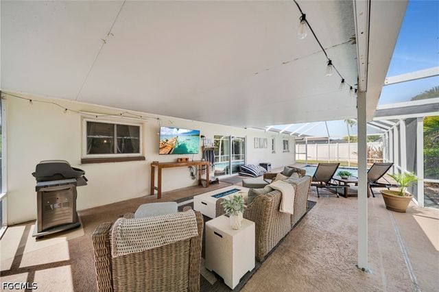 873 Hofstra DR, Fort Myers, FL 33919