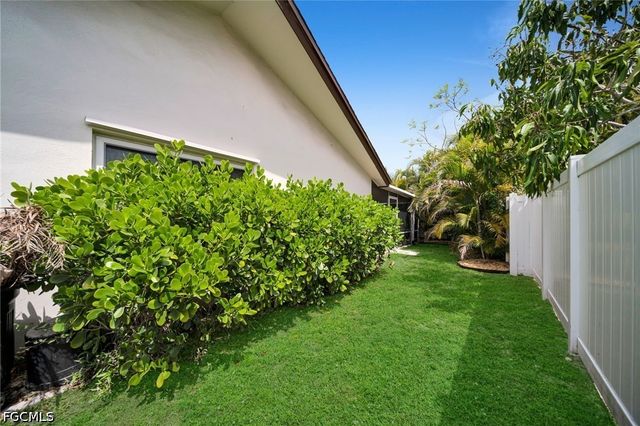 873 Hofstra DR, Fort Myers, FL 33919