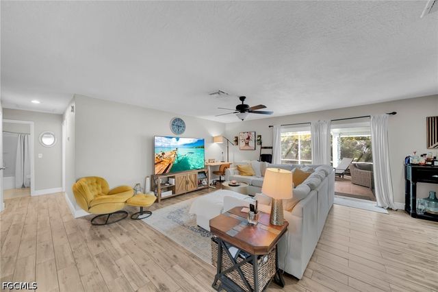 873 Hofstra DR, Fort Myers, FL 33919