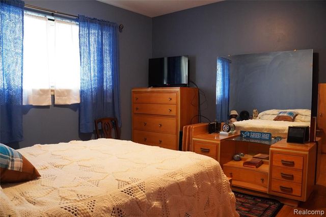 19445 Mcintyre Street, Detroit, MI 48219