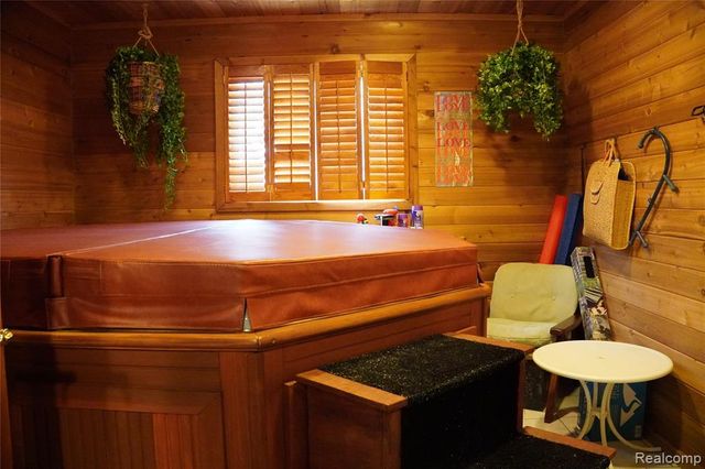 19445 Mcintyre Street, Detroit, MI 48219