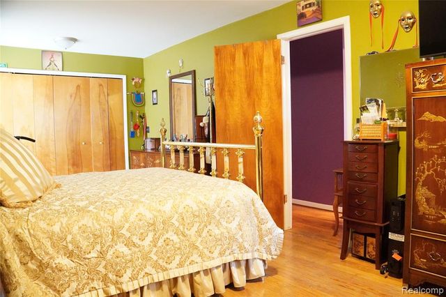 19445 Mcintyre Street, Detroit, MI 48219