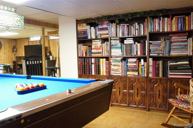 19445 Mcintyre Street, Detroit, MI 48219