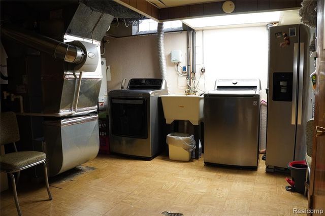 19445 Mcintyre Street, Detroit, MI 48219