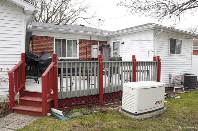 19445 Mcintyre Street, Detroit, MI 48219