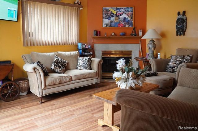 19445 Mcintyre Street, Detroit, MI 48219