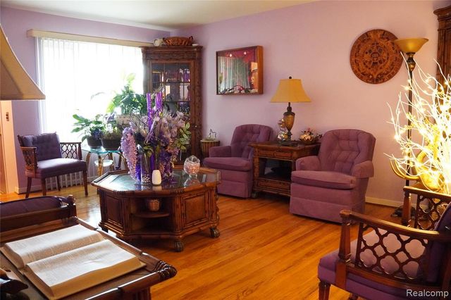 19445 Mcintyre Street, Detroit, MI 48219