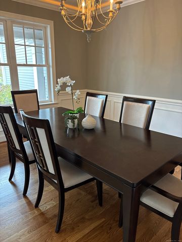 7 Newcastle Place, Farmington, CT 06085