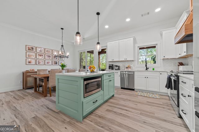 516 Winding Way, Hartwell, GA 30643