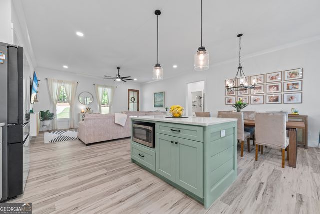 516 Winding Way, Hartwell, GA 30643