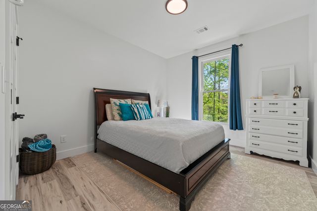 516 Winding Way, Hartwell, GA 30643