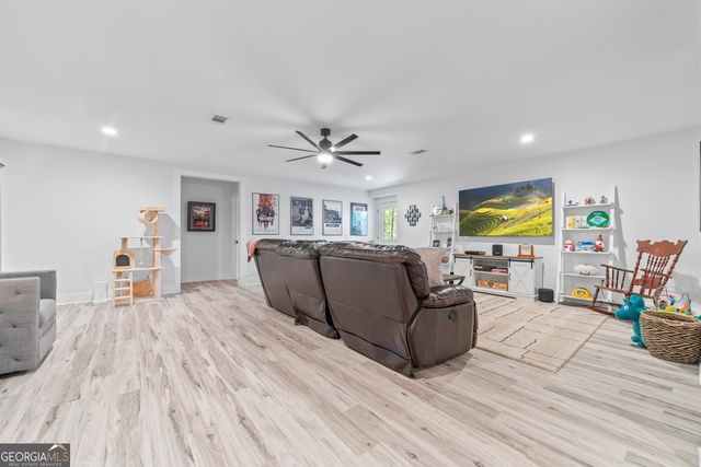 516 Winding Way, Hartwell, GA 30643