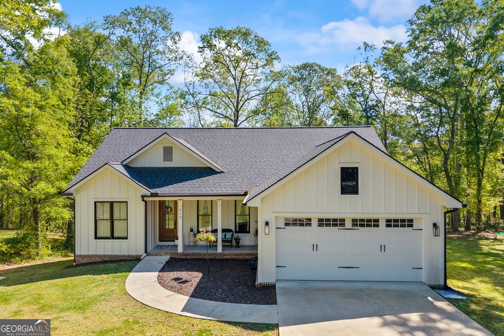 516 Winding Way, Hartwell, GA 30643