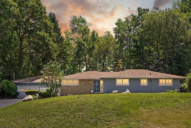 5 Woodland Drive, Paxton, MA 01612