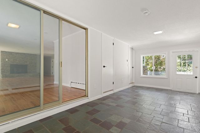 5 Woodland Drive, Paxton, MA 01612