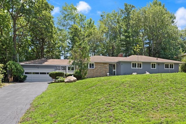 5 Woodland Drive, Paxton, MA 01612