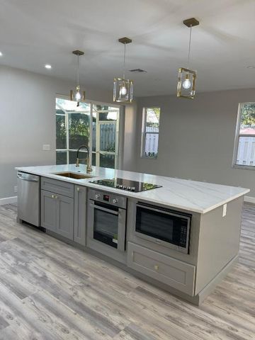 7171 Pigeon Key Way, Lake Worth, FL 33467