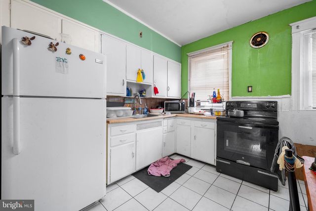 205 WEMBLY RD, Upper Darby, PA 19082