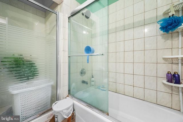 205 WEMBLY RD, Upper Darby, PA 19082