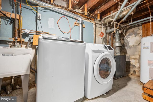 205 WEMBLY RD, Upper Darby, PA 19082