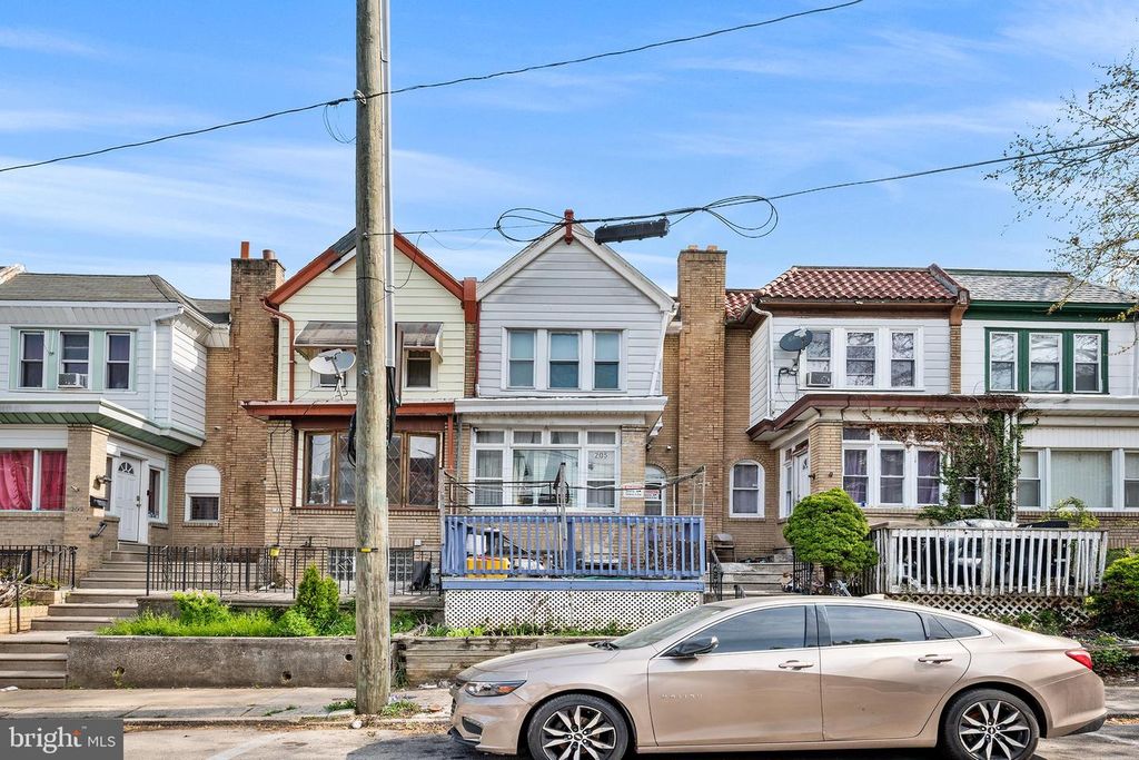 205 WEMBLY RD, Upper Darby, PA 19082