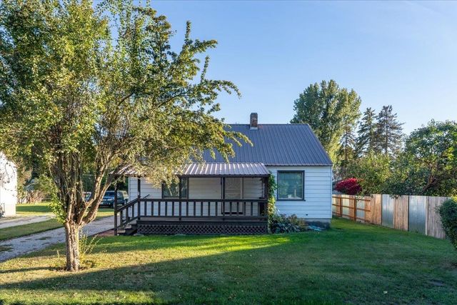 807 W Main Ave, Chewelah, WA 99109 property photo