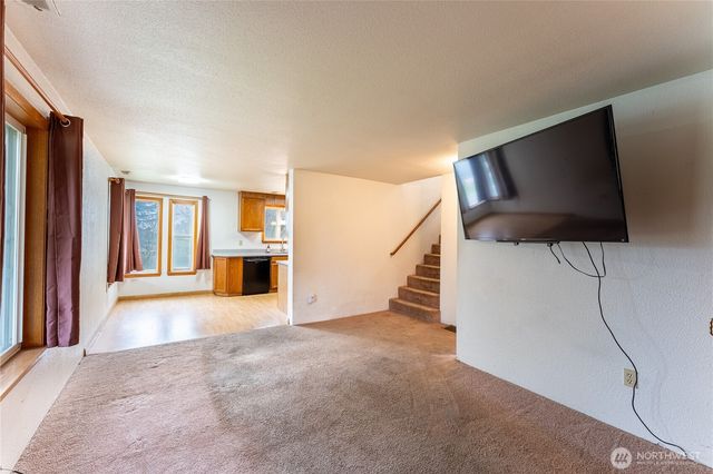 14239 8th Avenue S, Burien, WA 98168