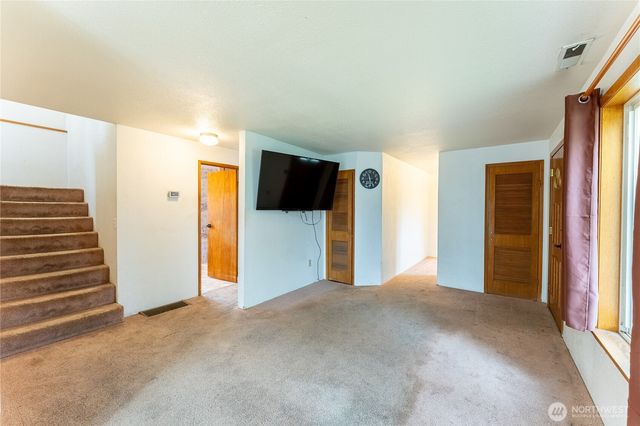 14239 8th Avenue S, Burien, WA 98168