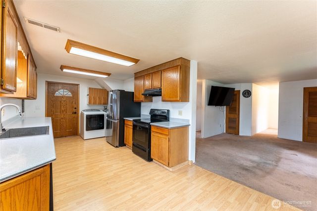 14239 8th Avenue S, Burien, WA 98168