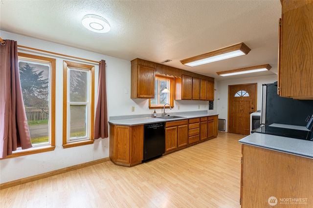 14239 8th Avenue S, Burien, WA 98168