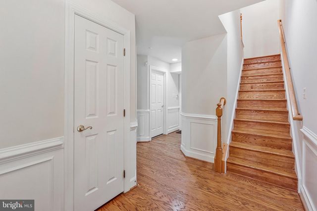 1324 ADAMS CT, Arlington, VA 22201