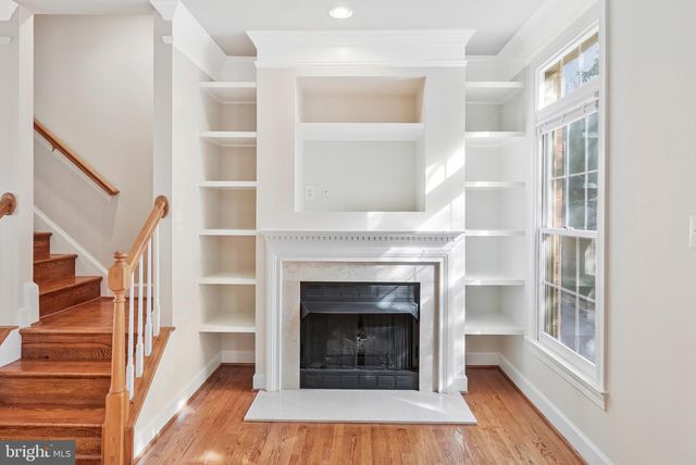 1324 ADAMS CT, Arlington, VA 22201