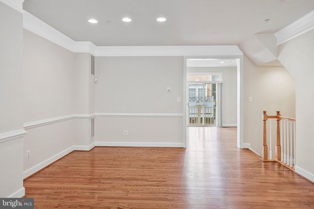 1324 ADAMS CT, Arlington, VA 22201