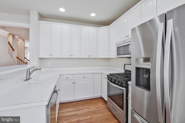 1324 ADAMS CT, Arlington, VA 22201
