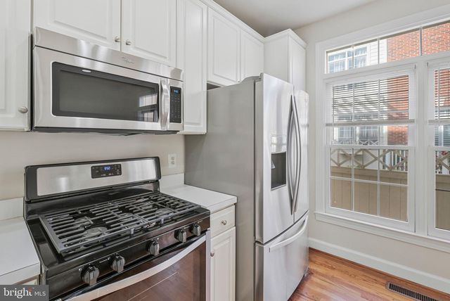 1324 ADAMS CT, Arlington, VA 22201