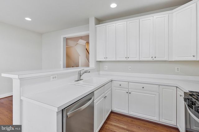 1324 ADAMS CT, Arlington, VA 22201