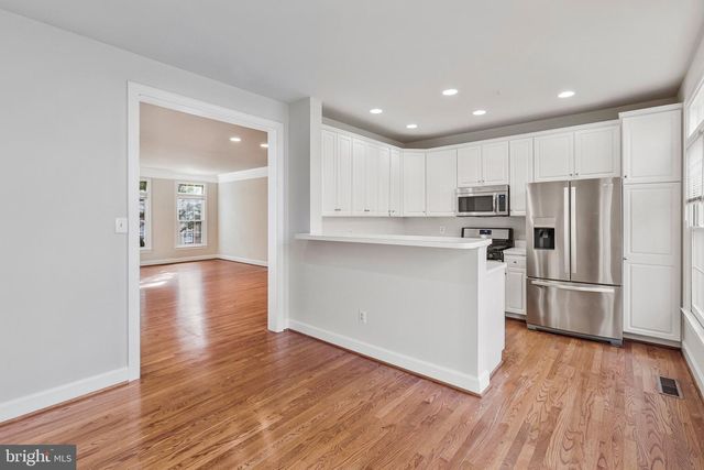 1324 ADAMS CT, Arlington, VA 22201