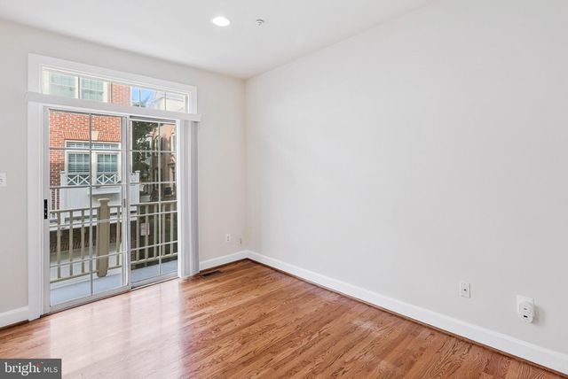 1324 ADAMS CT, Arlington, VA 22201