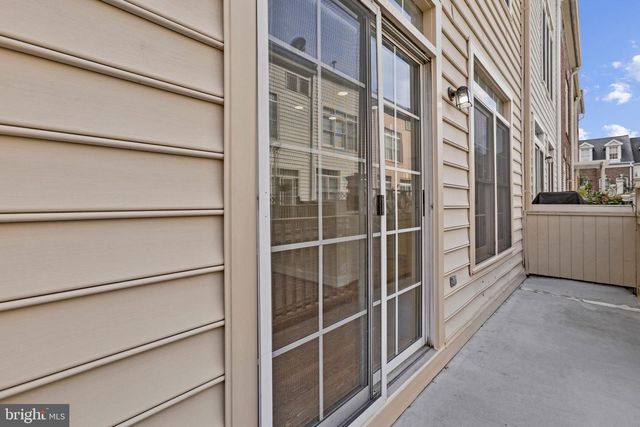 1324 ADAMS CT, Arlington, VA 22201
