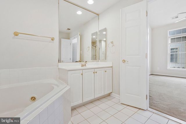 1324 ADAMS CT, Arlington, VA 22201