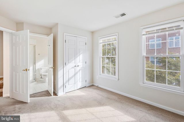 1324 ADAMS CT, Arlington, VA 22201