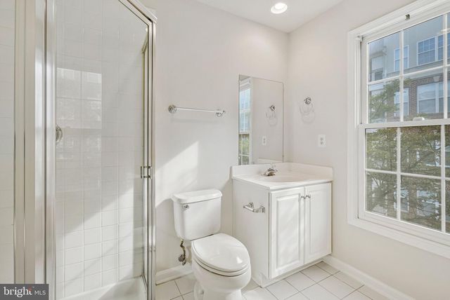 1324 ADAMS CT, Arlington, VA 22201