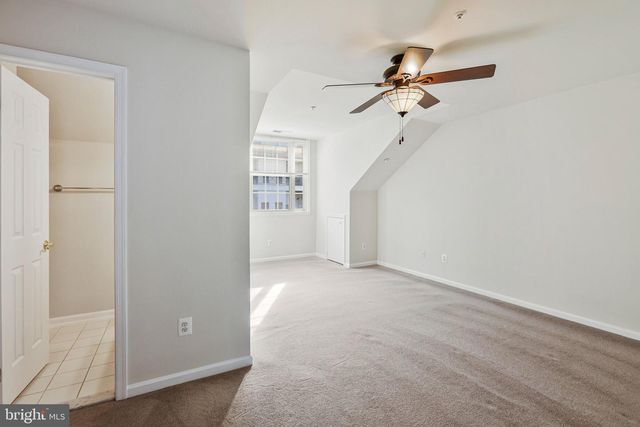 1324 ADAMS CT, Arlington, VA 22201