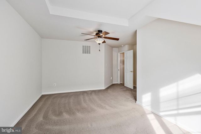 1324 ADAMS CT, Arlington, VA 22201