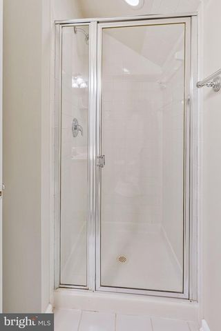 1324 ADAMS CT, Arlington, VA 22201