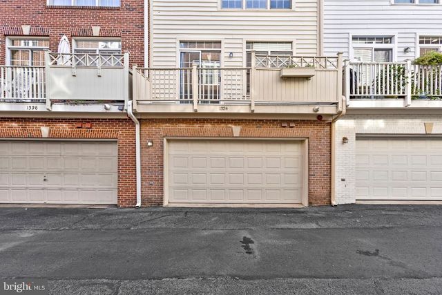 1324 ADAMS CT, Arlington, VA 22201