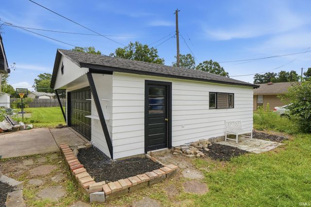 3330 Hobson Road, Fort Wayne, IN 46815