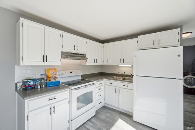 3330 Hobson Road, Fort Wayne, IN 46815