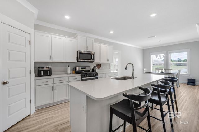 200 Spur Avenue, Fairhope, AL 36532